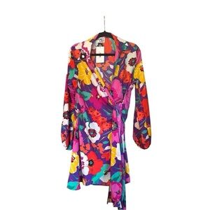 NWT Bucket List Floral Wrap Dress Size Large (L)